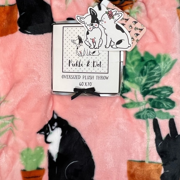 Pickles & Dot - ‘Black Cat’ plush throw. 60” x 70”. NWT. Firm! - Picture 3 of 3